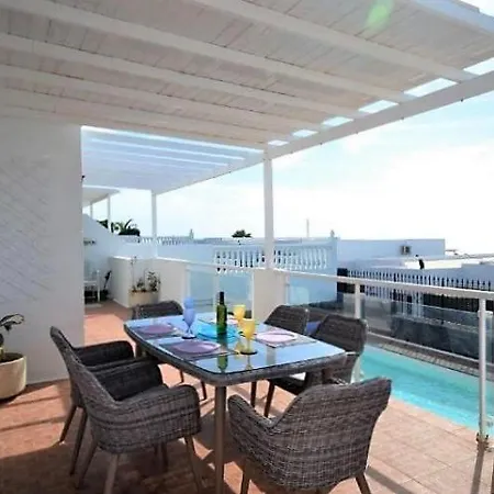 In Puerto Del Carmen Sleeps 6 Includes Swimming Pool Air Con And Wifi *