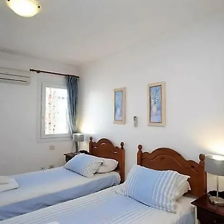 Вілла In Puerto Del Carmen Sleeps 6 Includes Swimming Pool Air Con And Wifi